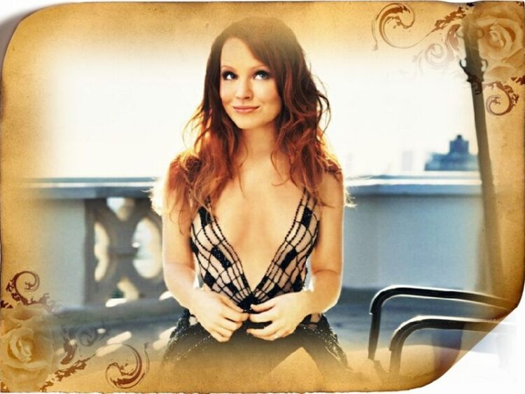 Lauren Ambrose 4