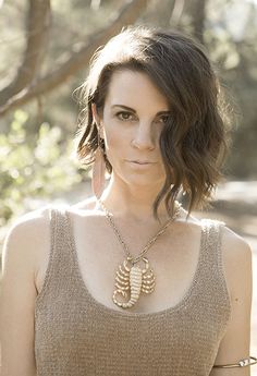 Leah Cairns 5