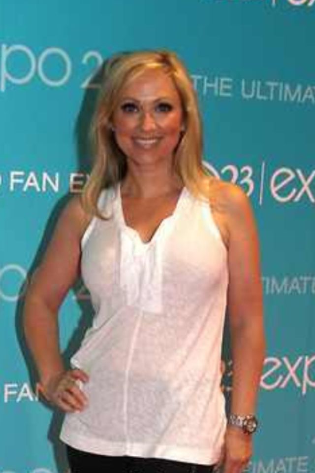 Leigh Allyn Baker 4