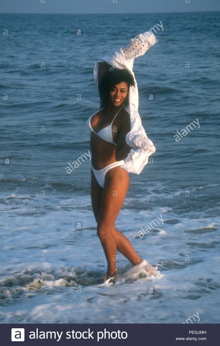 Lela Rochon 7