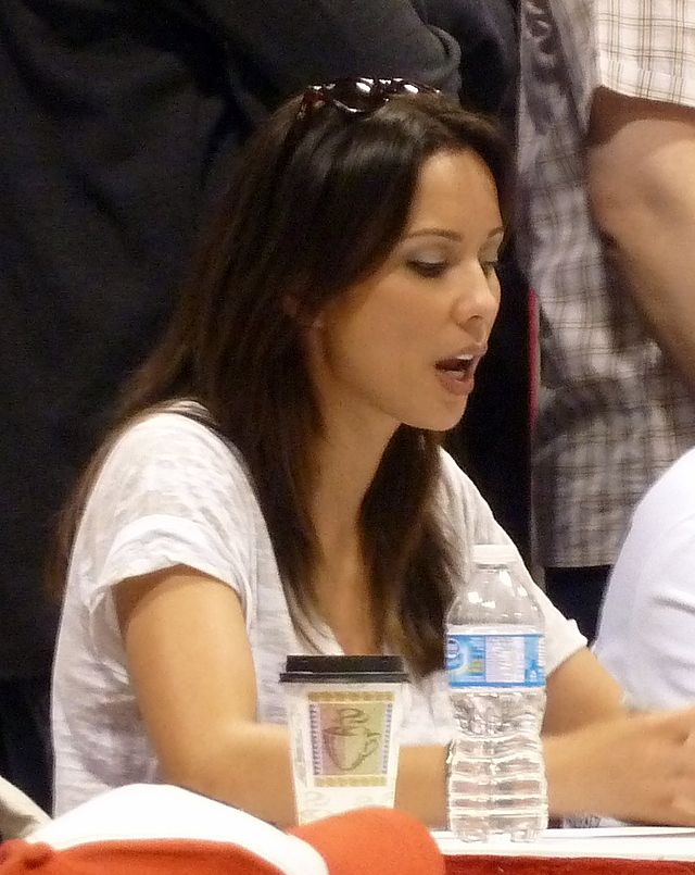 Lexa Doig 5