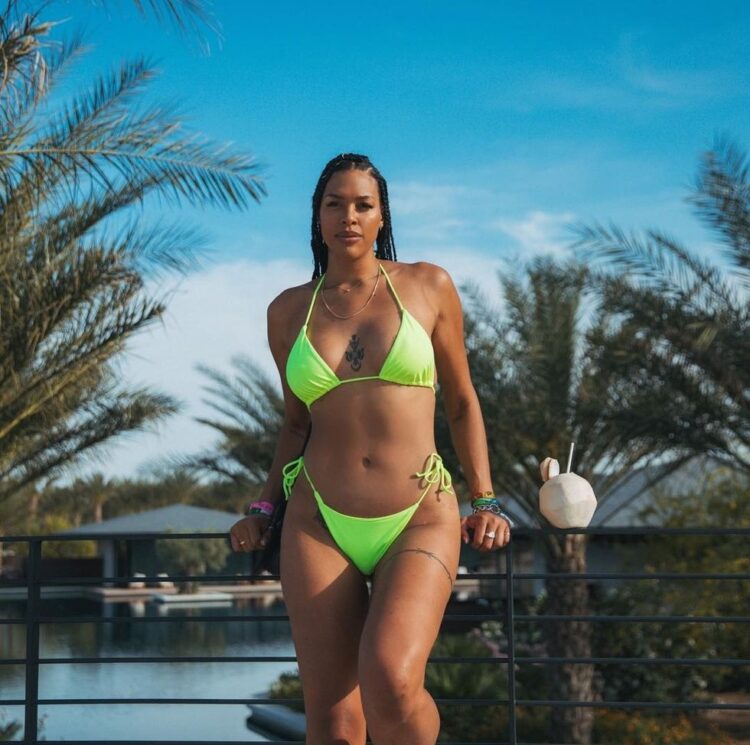 Liz Cambage 5