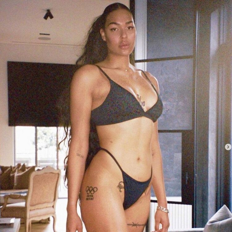 Liz Cambage 9