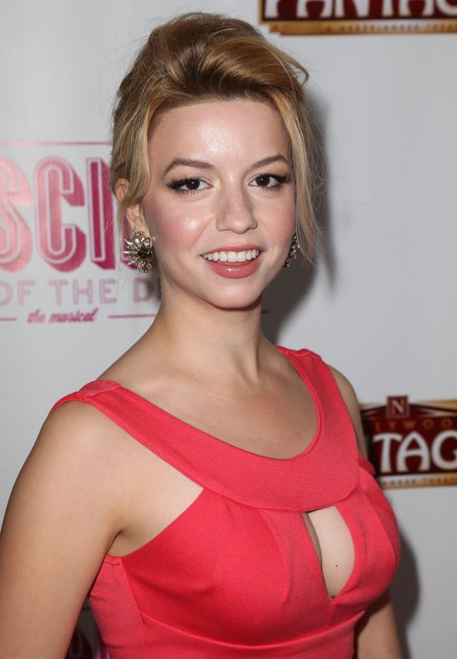 Masiela Lusha 4