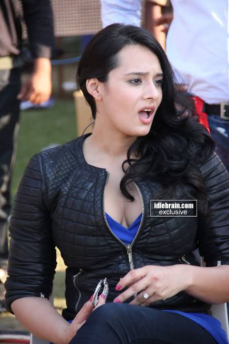 Mayanti Langer 9