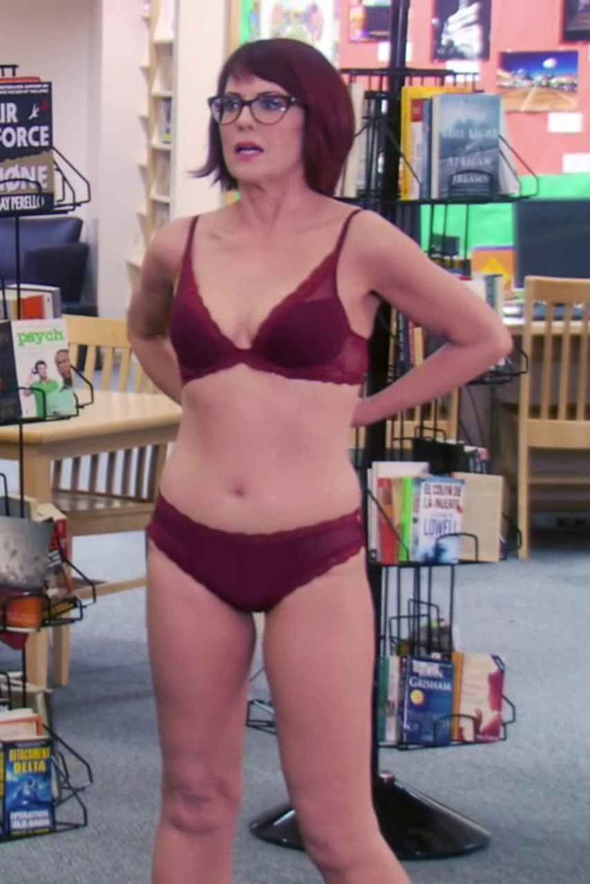 Megan Mullally