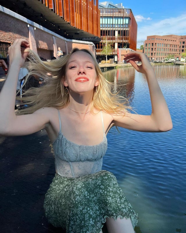 Amybeth McNulty 8