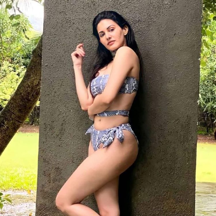 Amyra Dastur 10