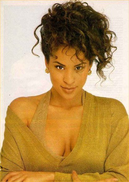 Karyn Parsons 1