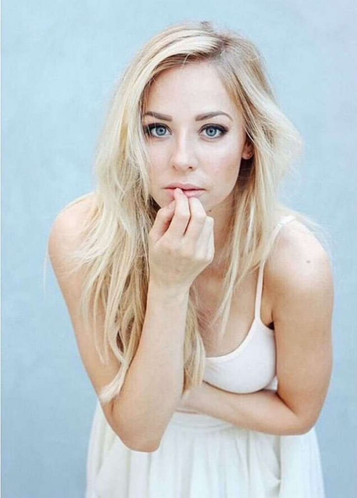 Mackenzie Porter 1