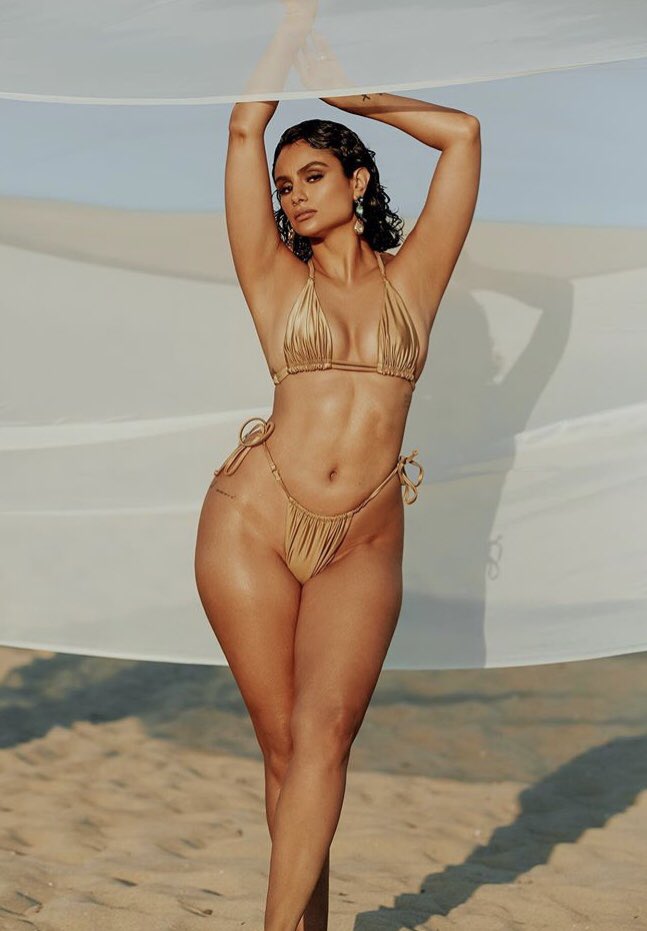 Nazanin Mandi 6