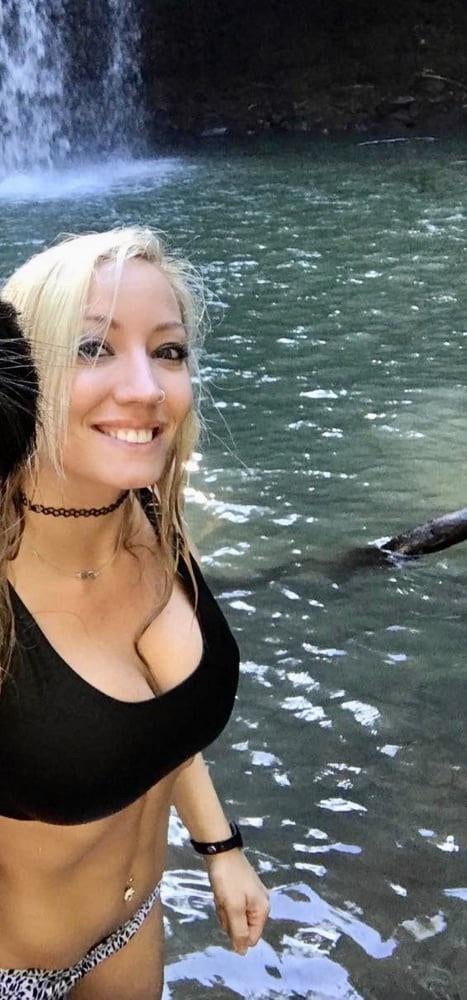 Nita Strauss 5