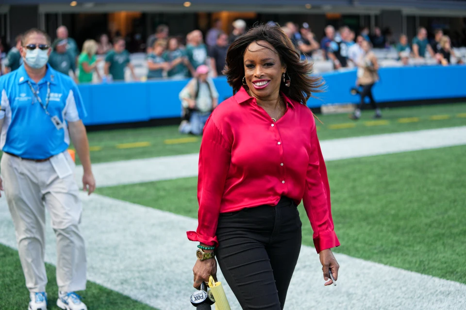 Pam Oliver 7