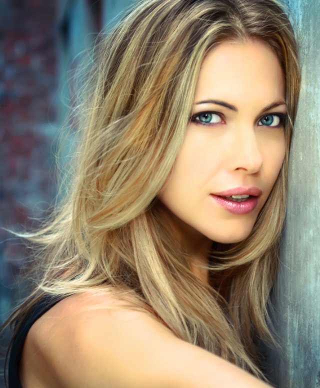 Pascale Hutton 9