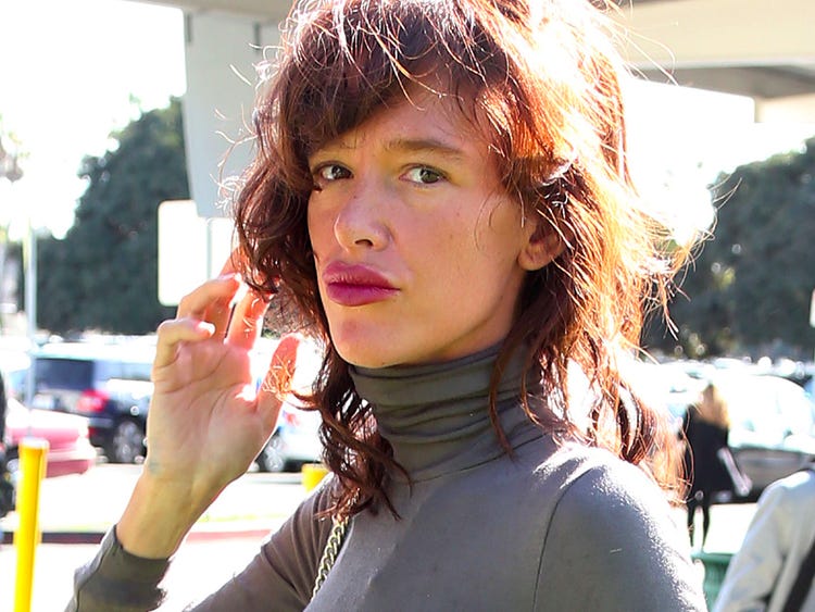 Paz De la Huerta 8