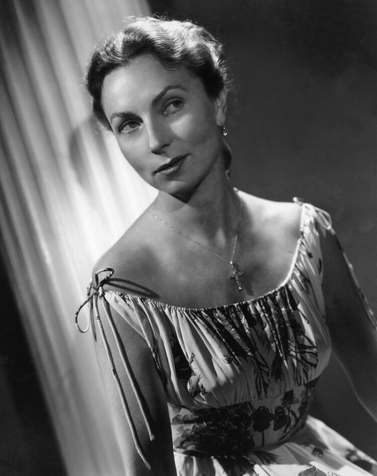 agnes moorehead 6