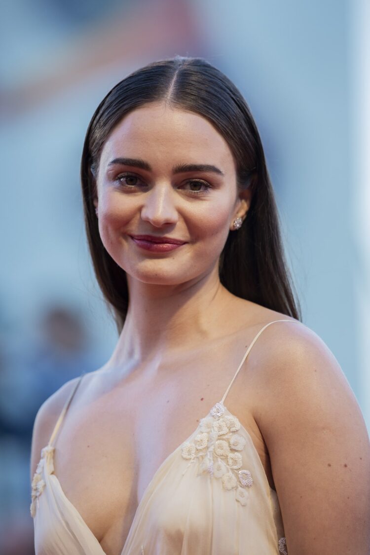 aisling franciosi 9