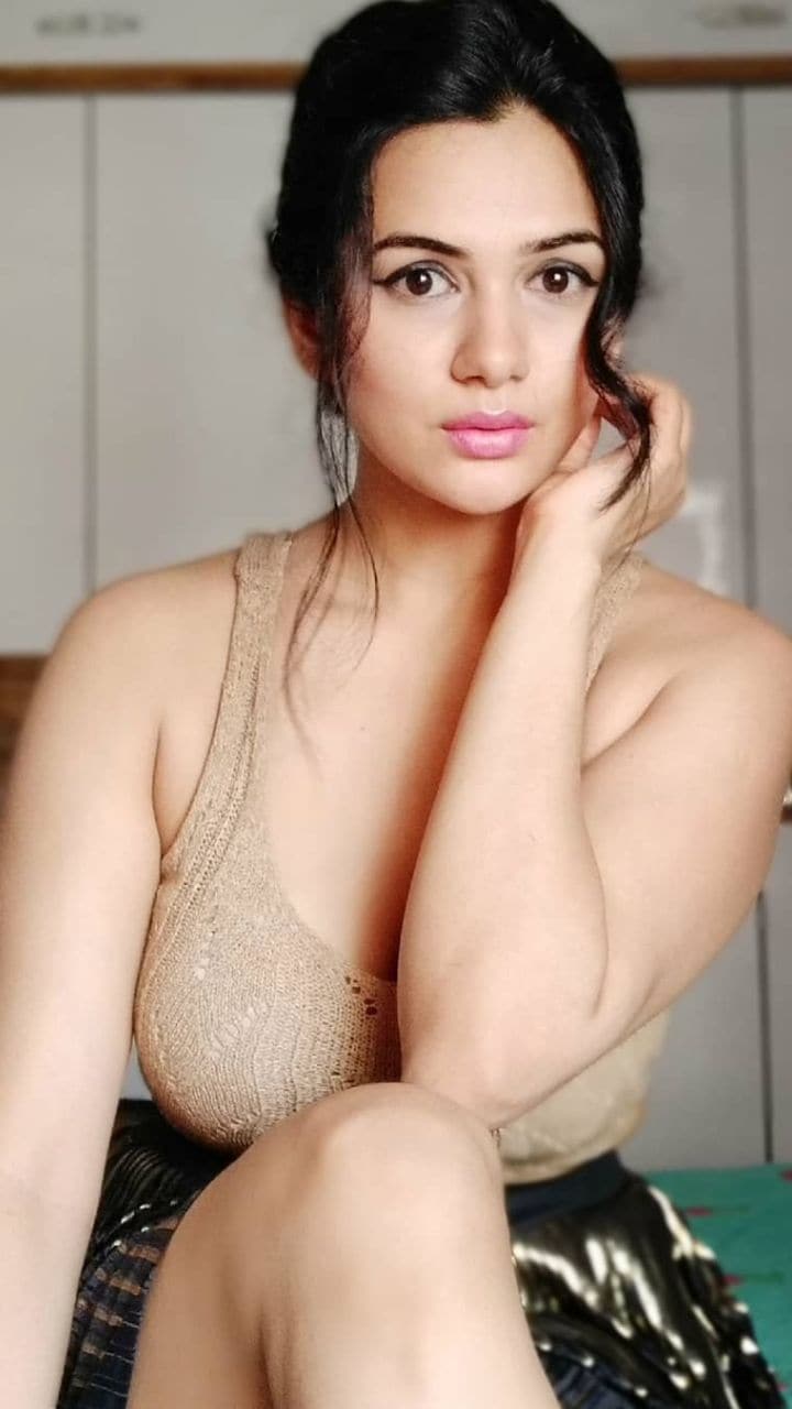 akanksha chamola 9