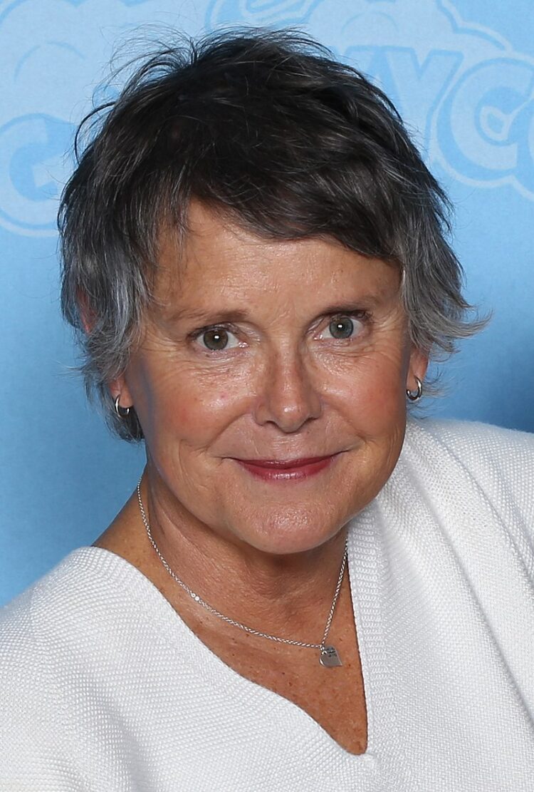 amanda bearse bikini pics 8