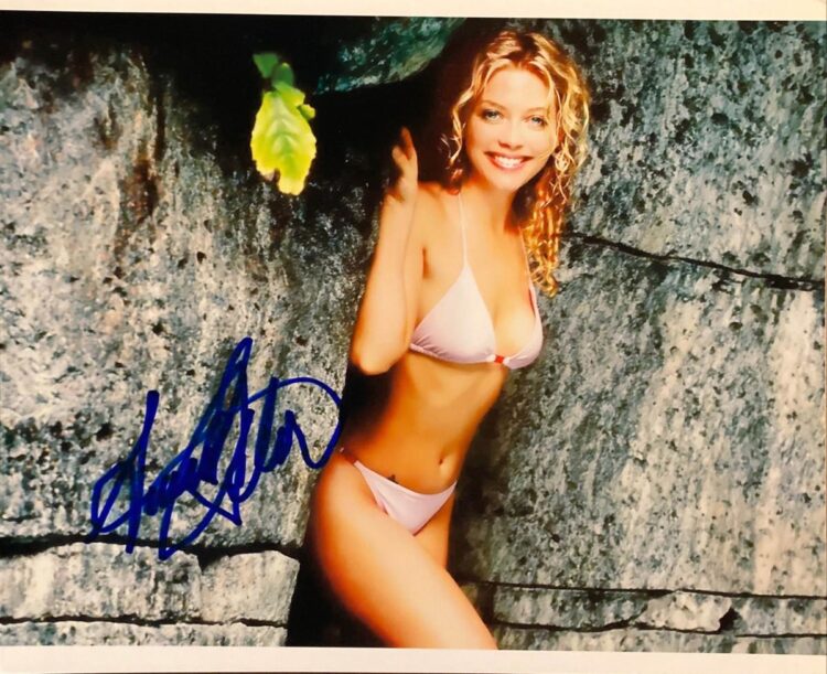 amanda detmer bikini pics 6