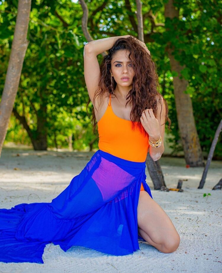 amruta khanvilkar 5