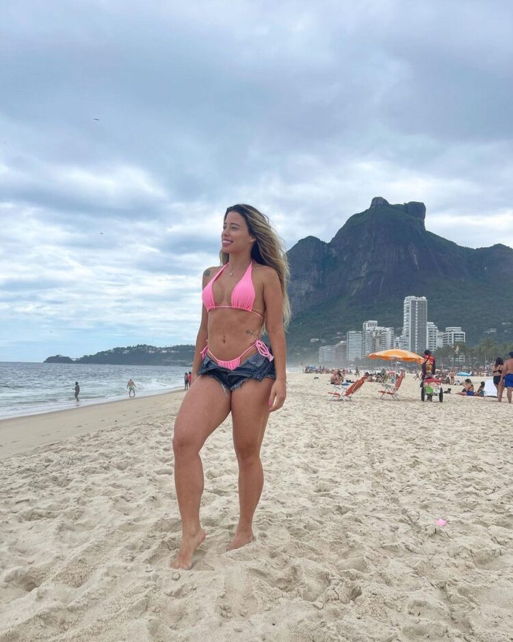 ana mesquita 7