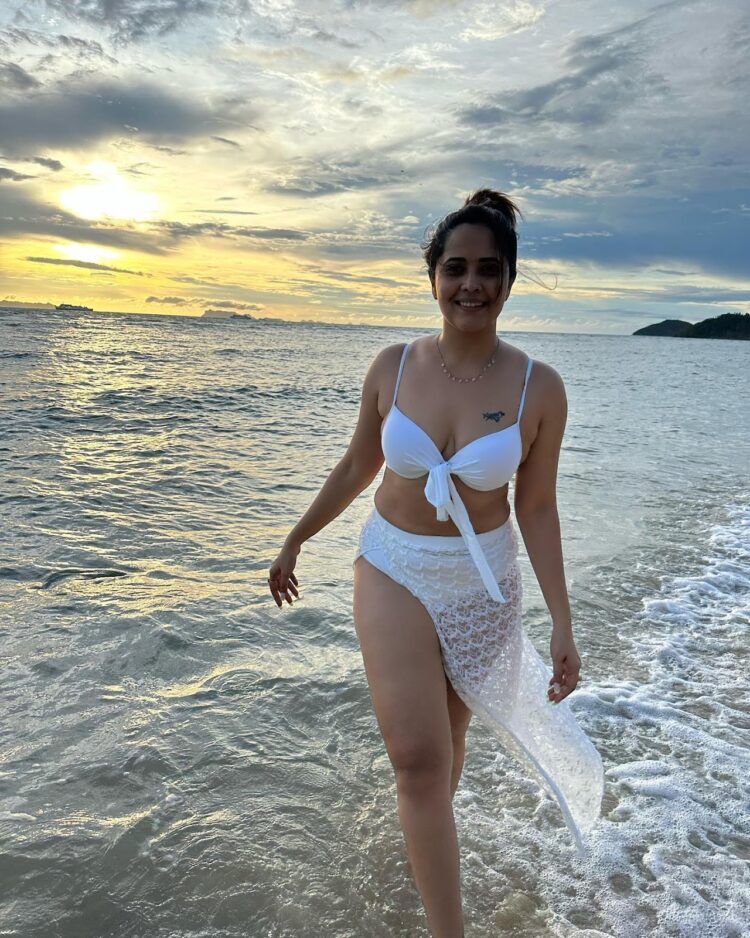 anasuya bharadwaj 2