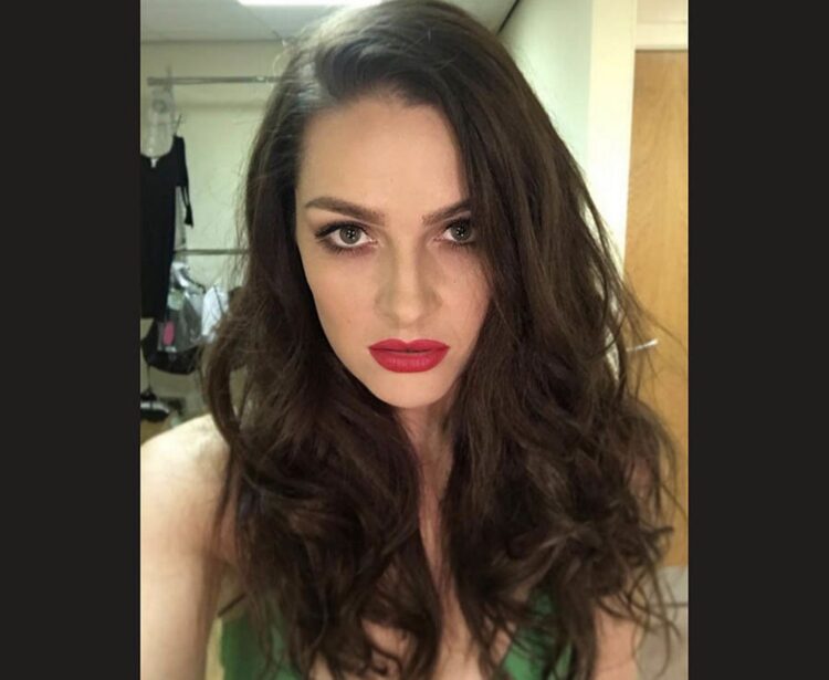 anna passey 4