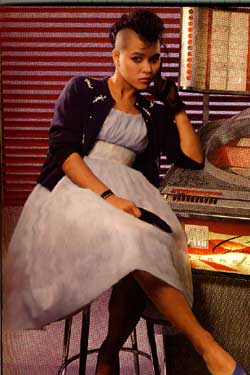 annabella lwin 7