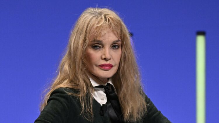 arielle dombasle 9