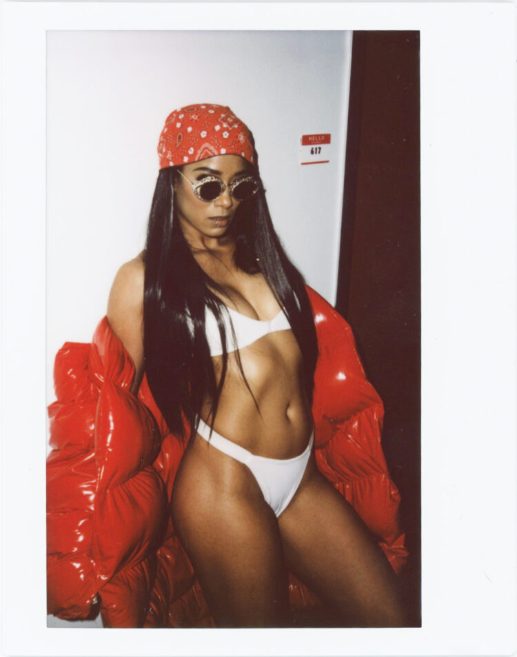 mila j 5