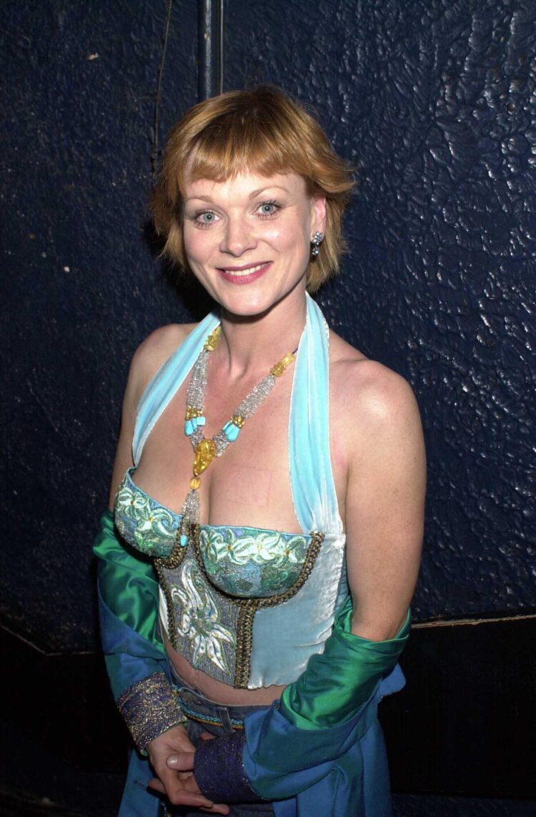 samantha bond 1