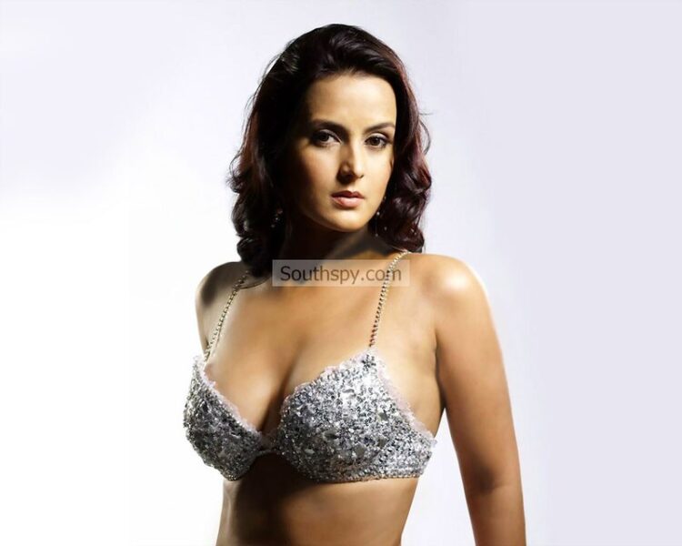 tulip joshi 3