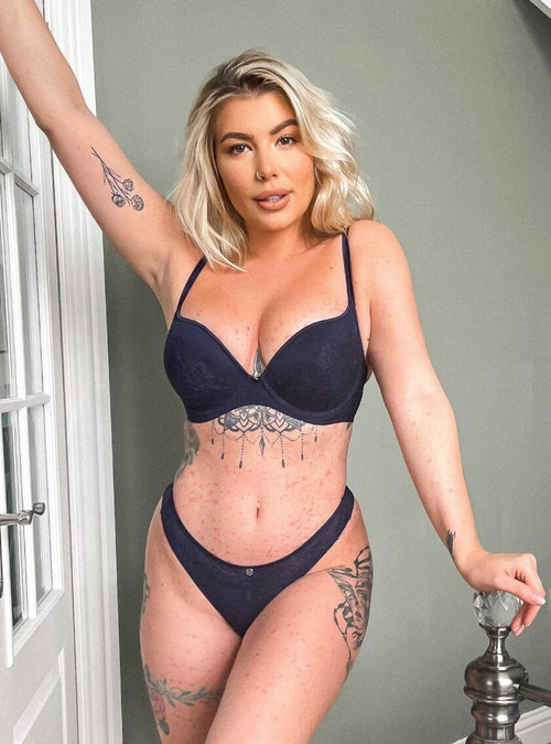 vicky aisha 5