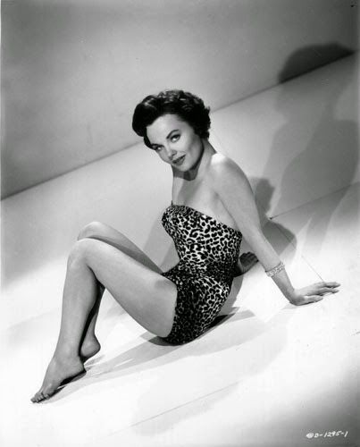 wanda hendrix 4