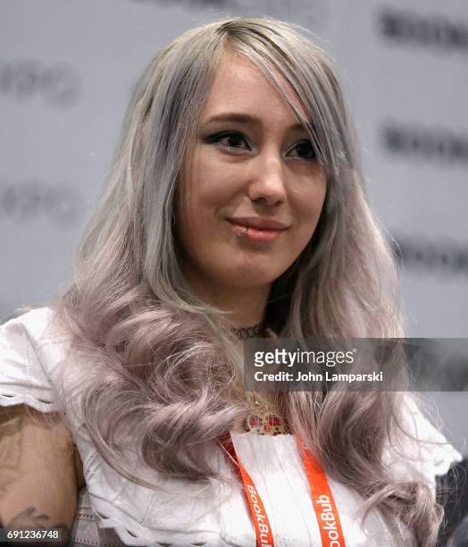 zoe quinn 6