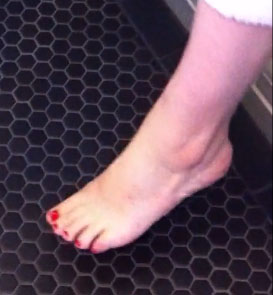 alex borstein feet