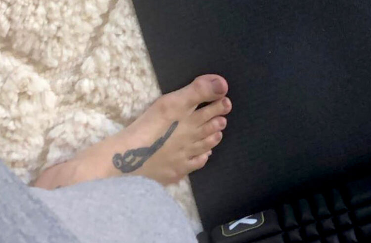 alex flinn feet