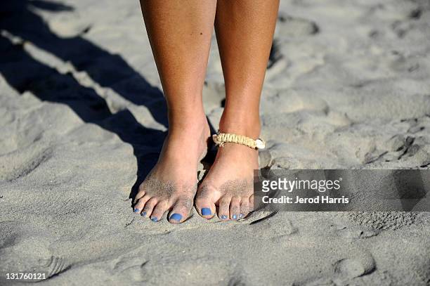 ali fedotowsky feet 5