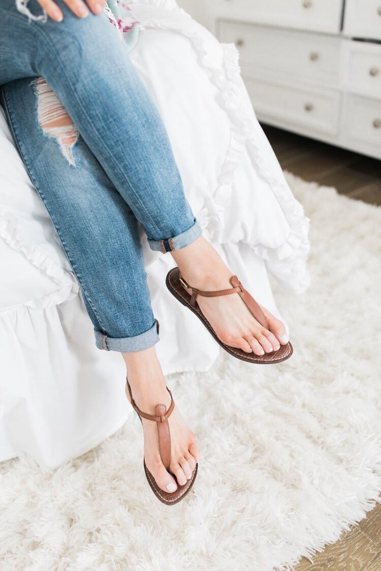 ali fedotowsky feet