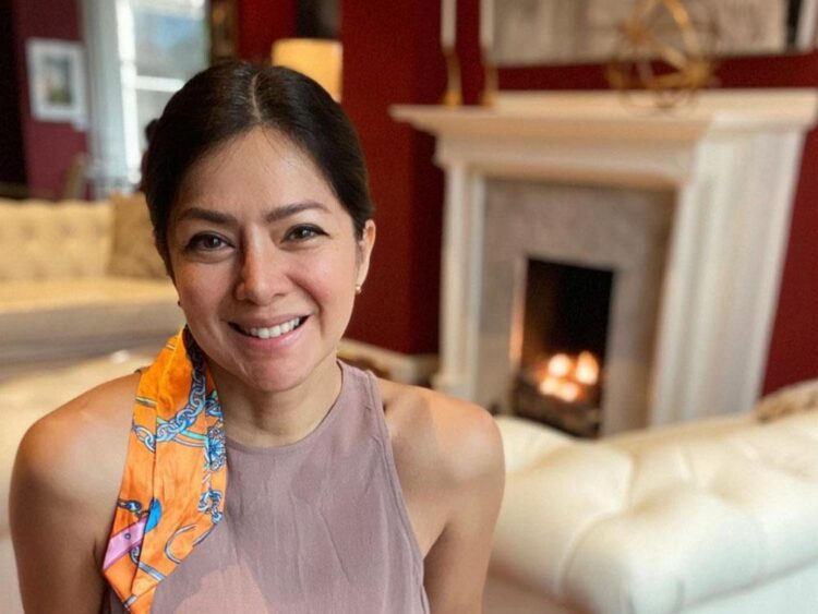 alice dixson feet 4