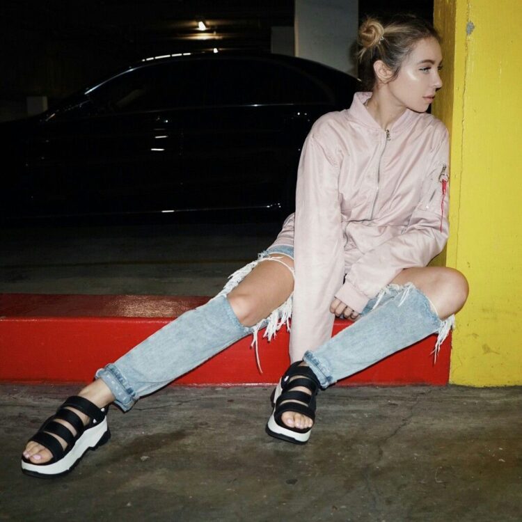 alison wonderland feet 4