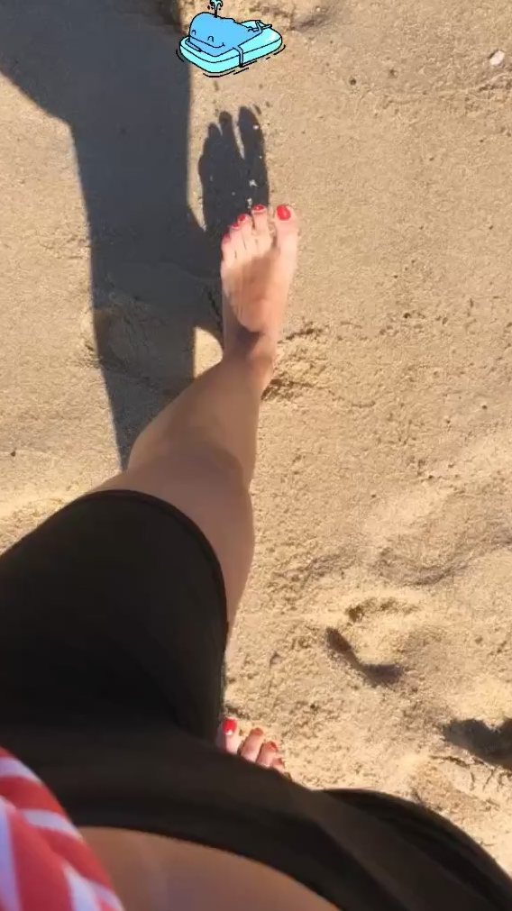 alissia benveniste feet