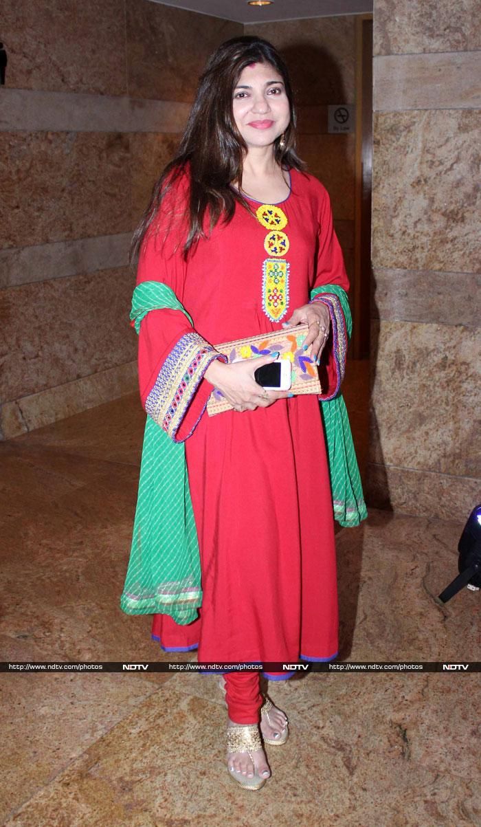 alka yagnik feet 6