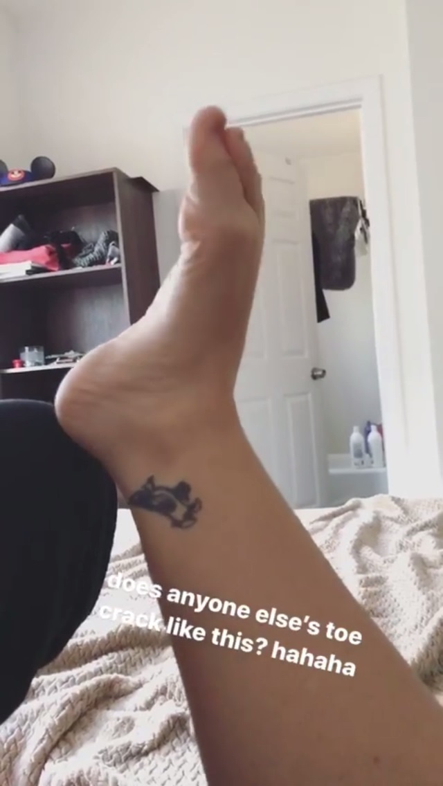 alona forsythe feet 5