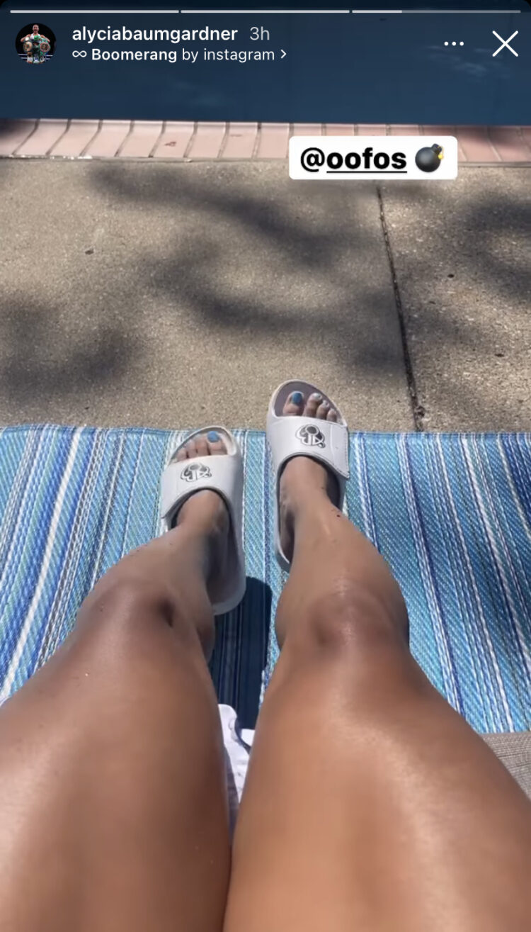 alycia baumgardner feet 1