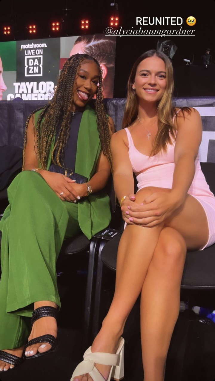 alycia baumgardner feet 4