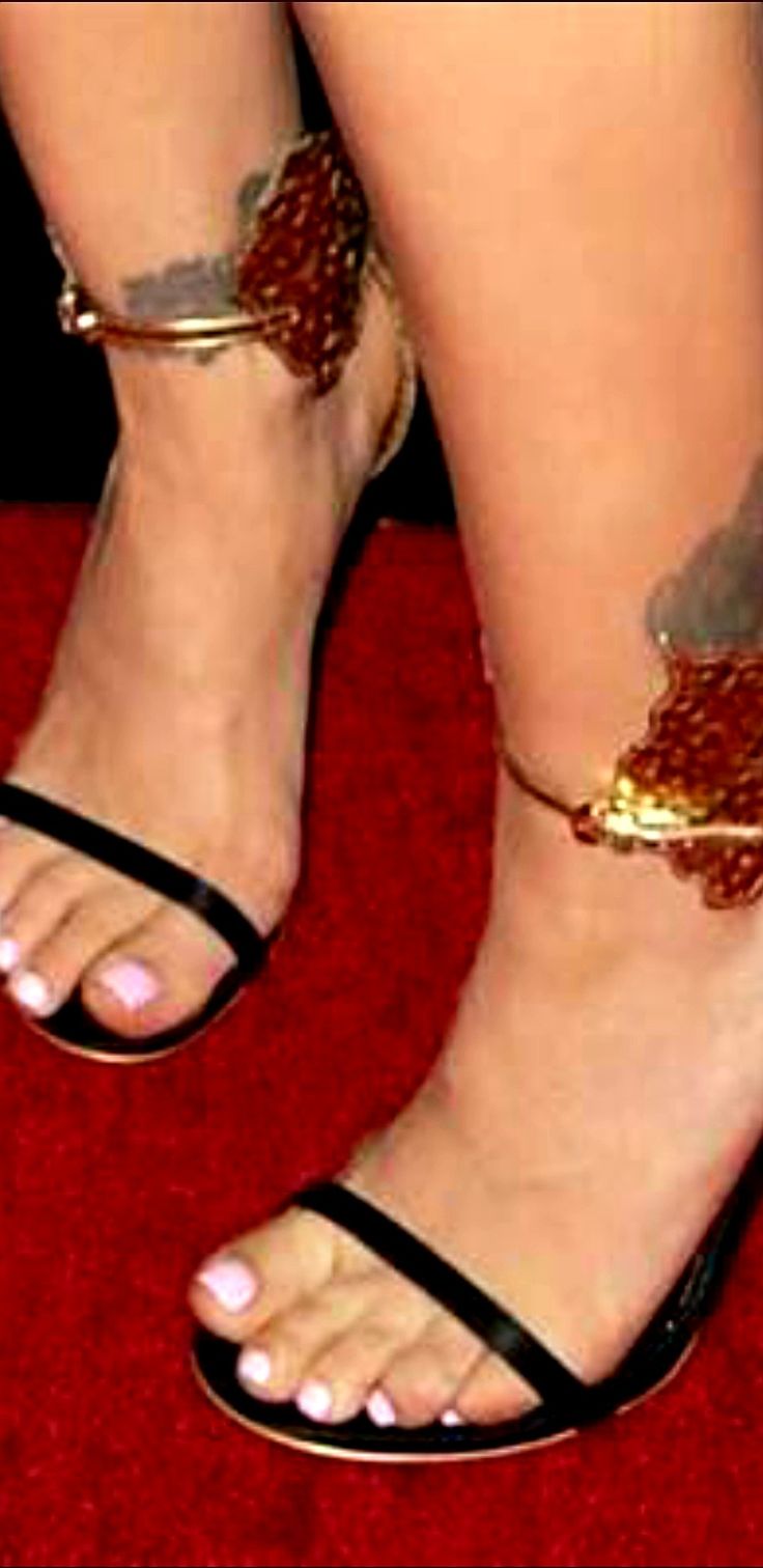 alyssa christian feet 4