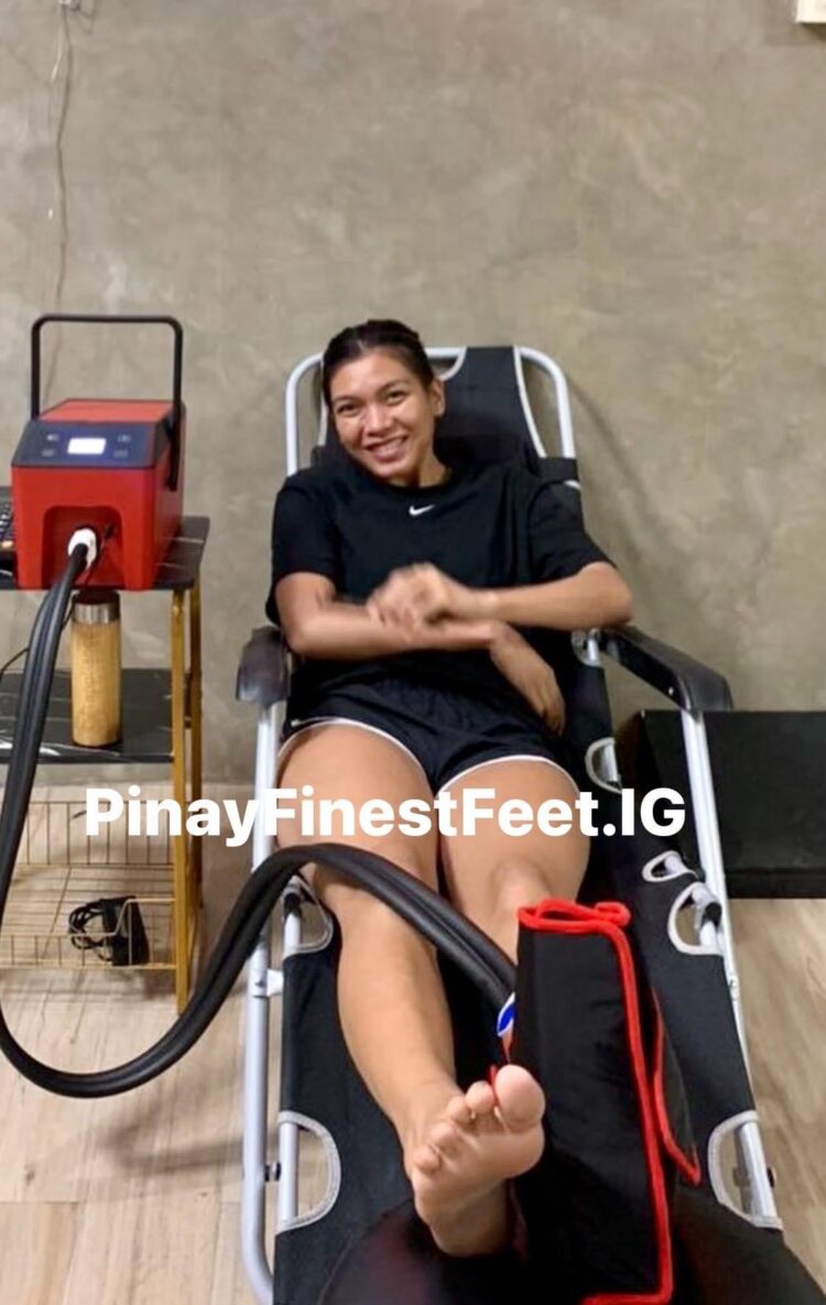 alyssa valdez feet 2