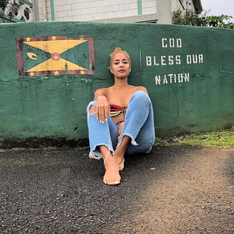 amanda seales feet 4